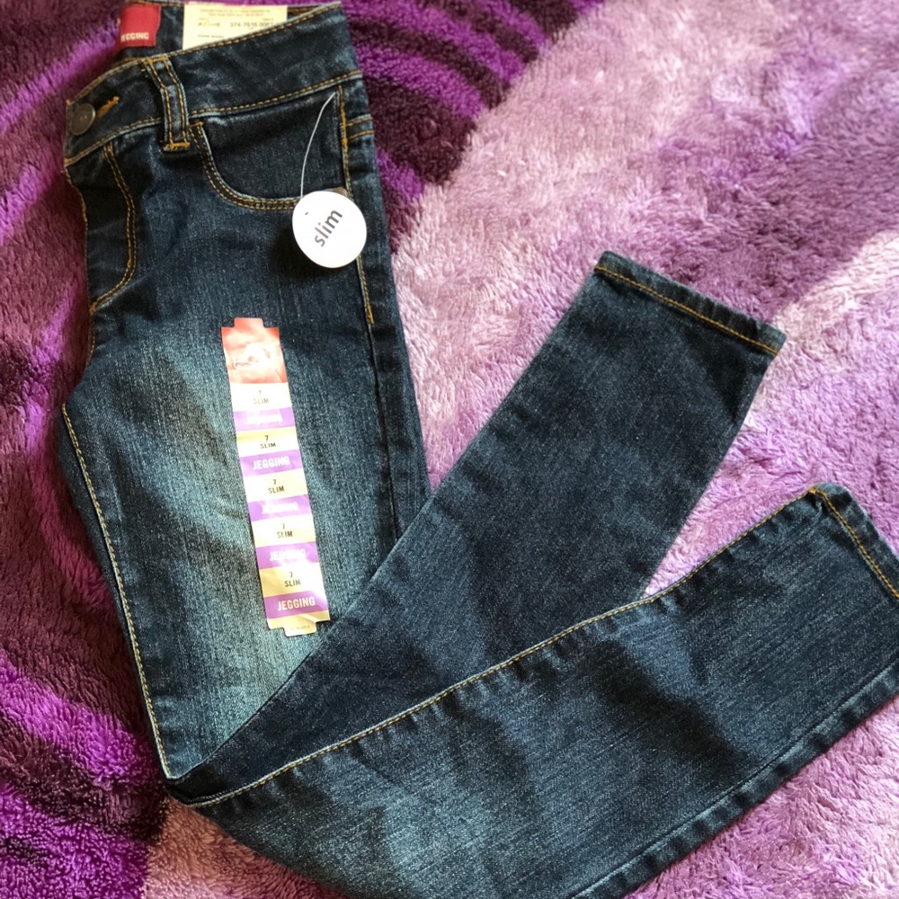 Arizona Jean Jeggings.